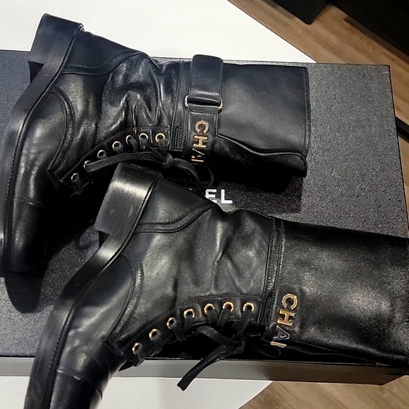 Sold CHANEL COMBAT Boots sz 39 - Picture 5 of 12
